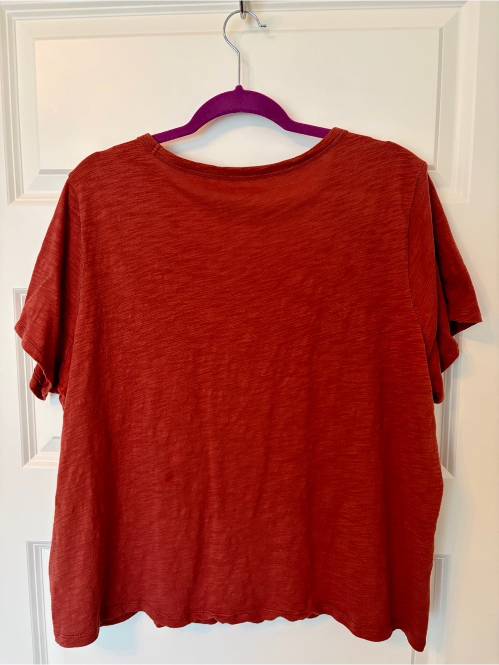 Old Navy V-Neck Short Sleeve Tee in Rust - Picture 4 of 5